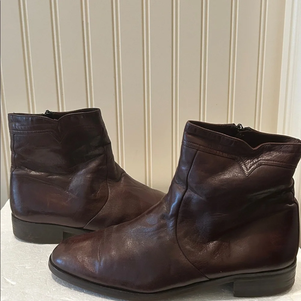Bally fine Italian Leather ZipUp faux fur lined Ankle Boots men’s size 9 brown